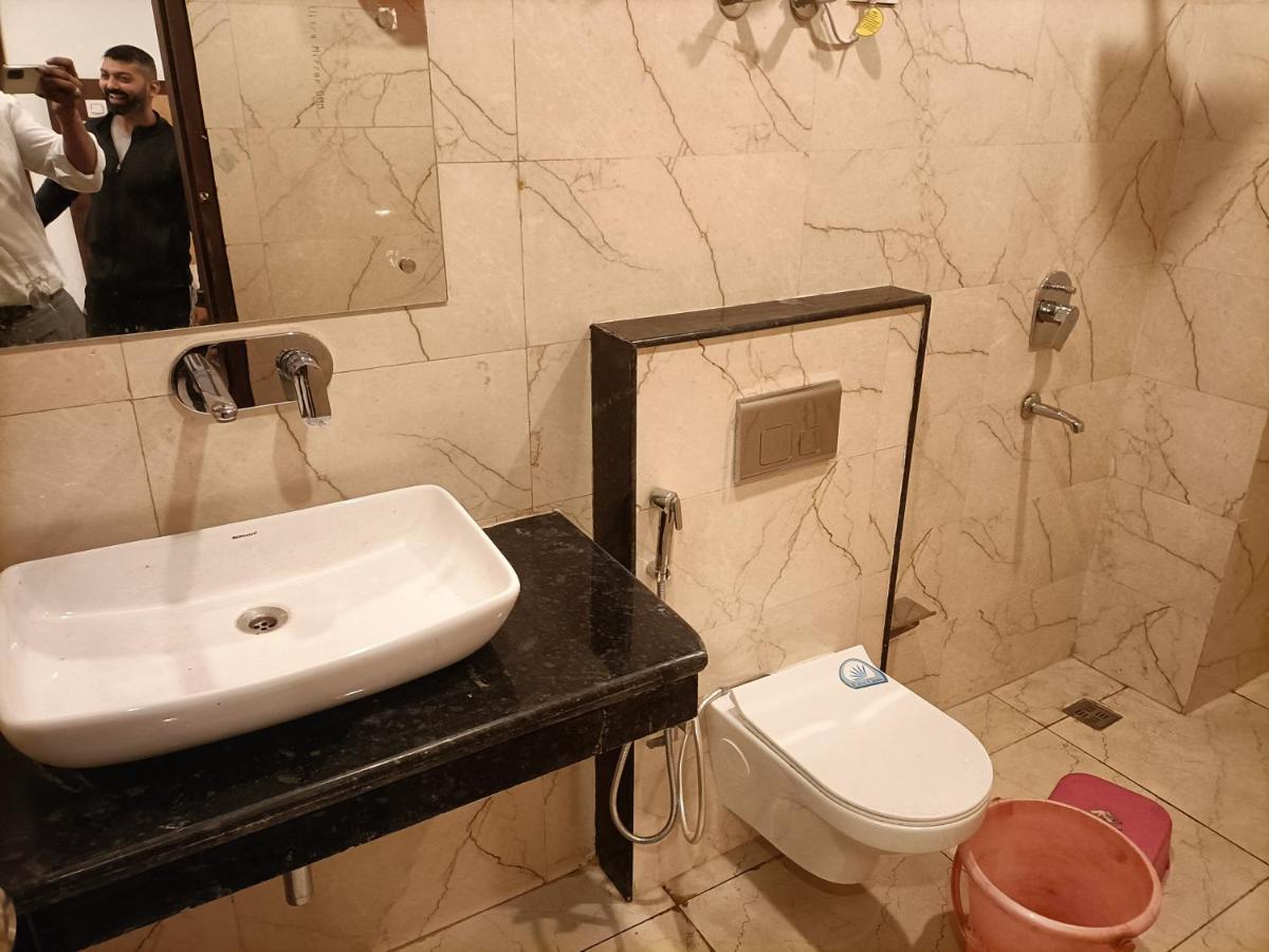 Airport hotel Breeze New Delhi Buitenkant foto