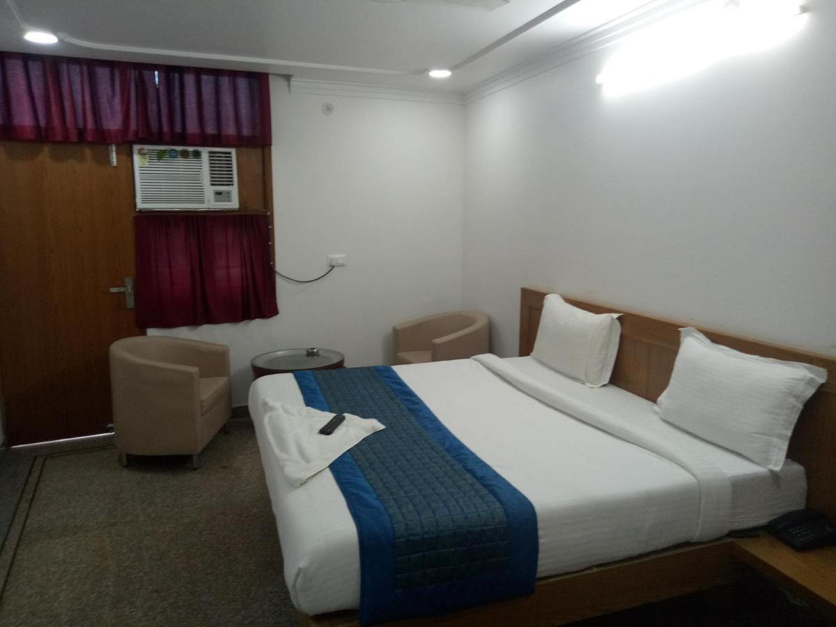 Airport hotel Breeze New Delhi Buitenkant foto